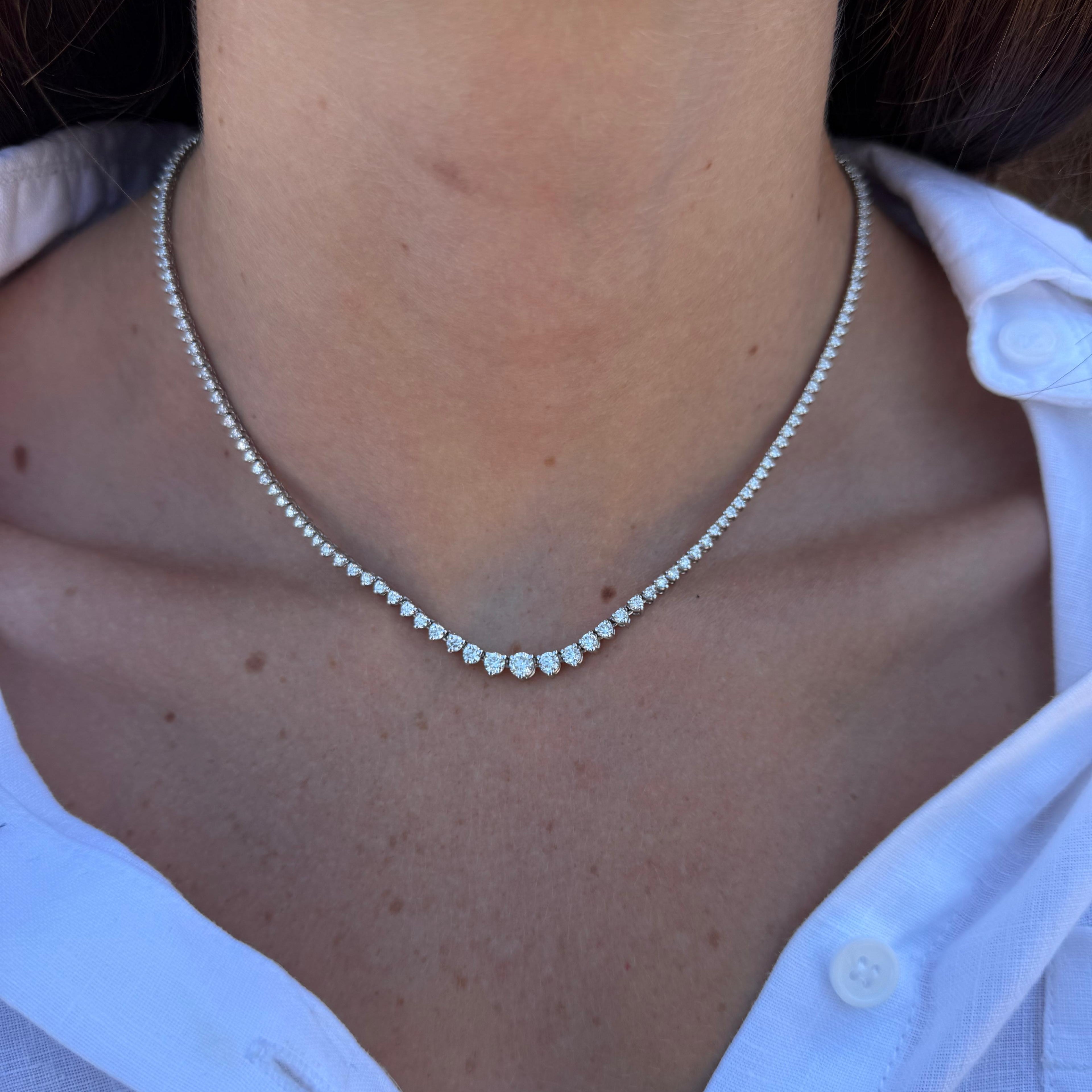 3.01ct Diamond 18K Gold Graduated Tennis Necklace
