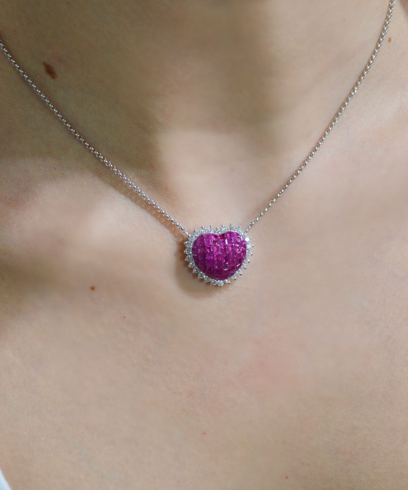 3.95ct Ruby 18K Gold Heart Shaped Pendant Chain Necklace