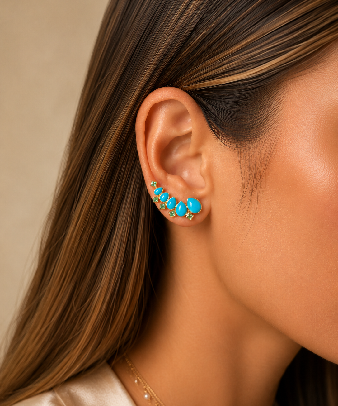 3.64cts Arizona Turquoise Emerald 18K Gold Cluster Earring