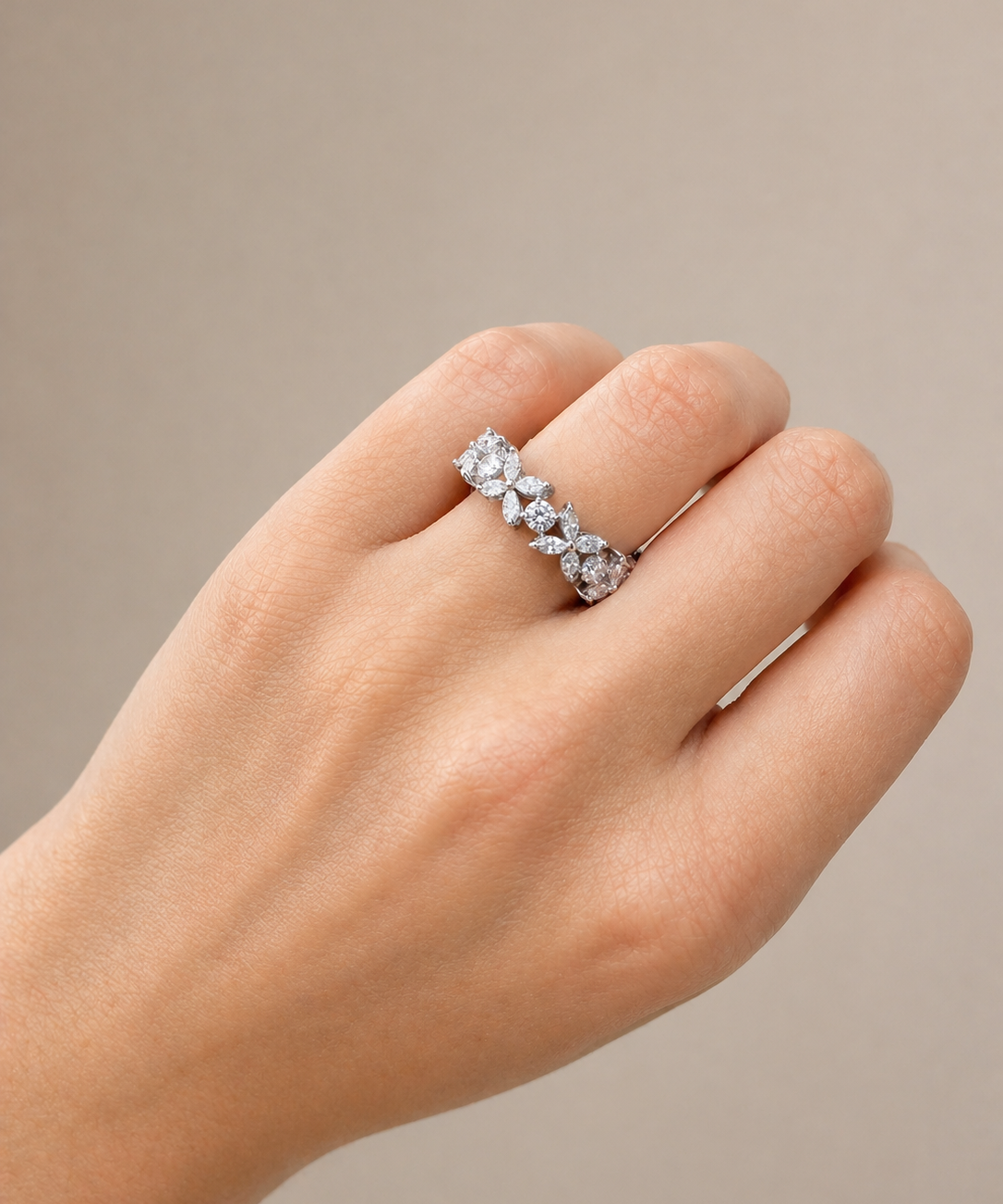 2.12ct Diamond 18K Gold Flower Band Ring