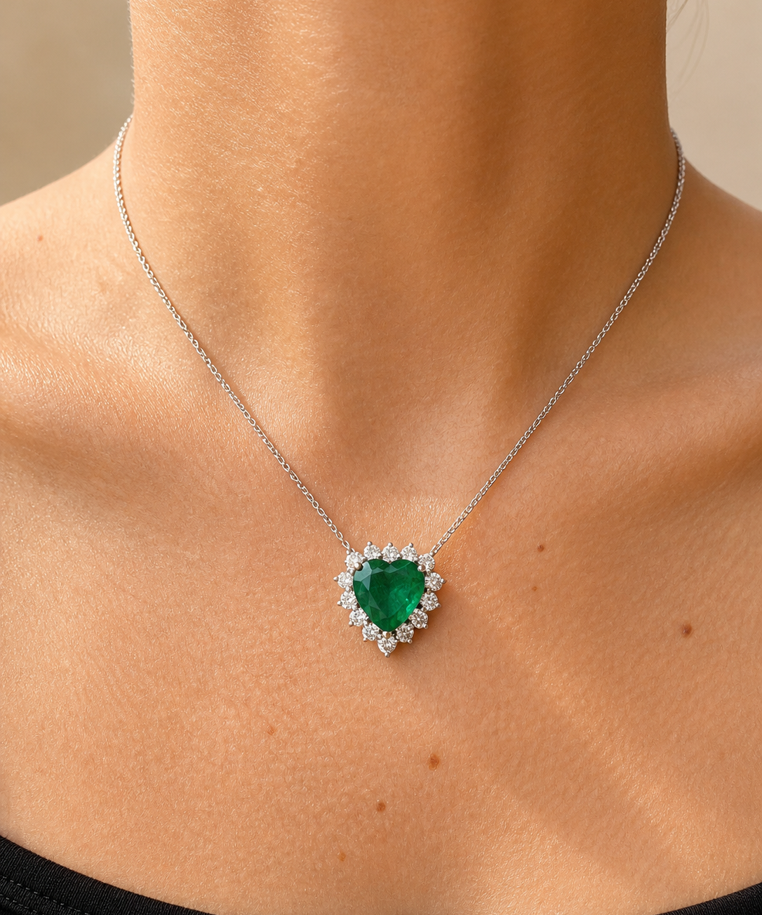 8.77ct Diamond Emerald 18K Gold Halo Heart Necklace