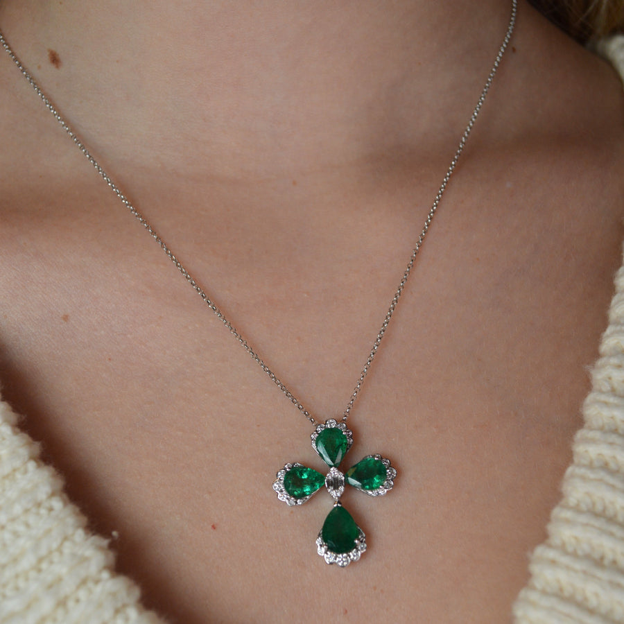 4.65ct Diamond Emerald 18K Gold Statement Cross Chain Necklace