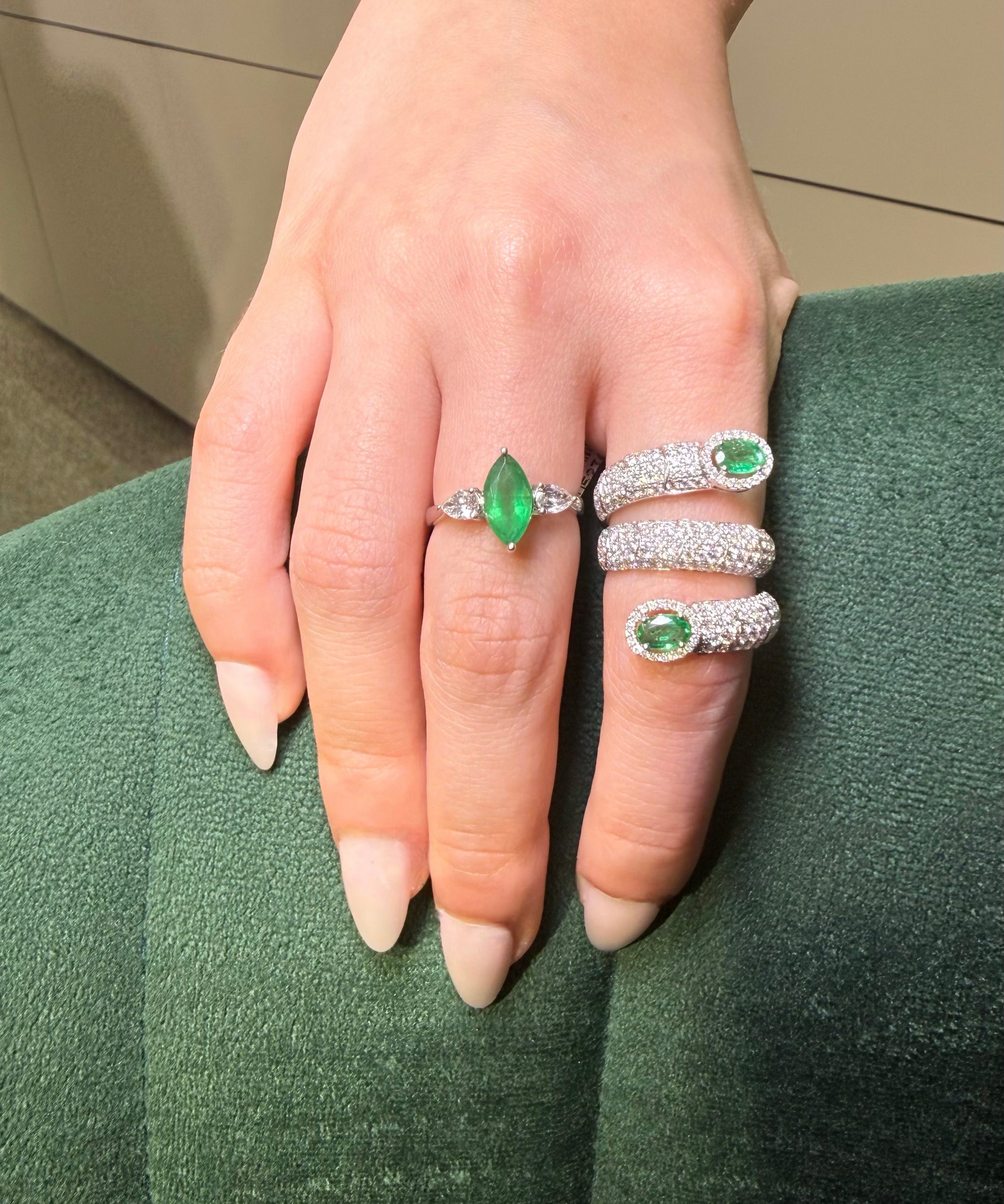 3.21ct Diamond Emerald 18K Gold Spiral Ring