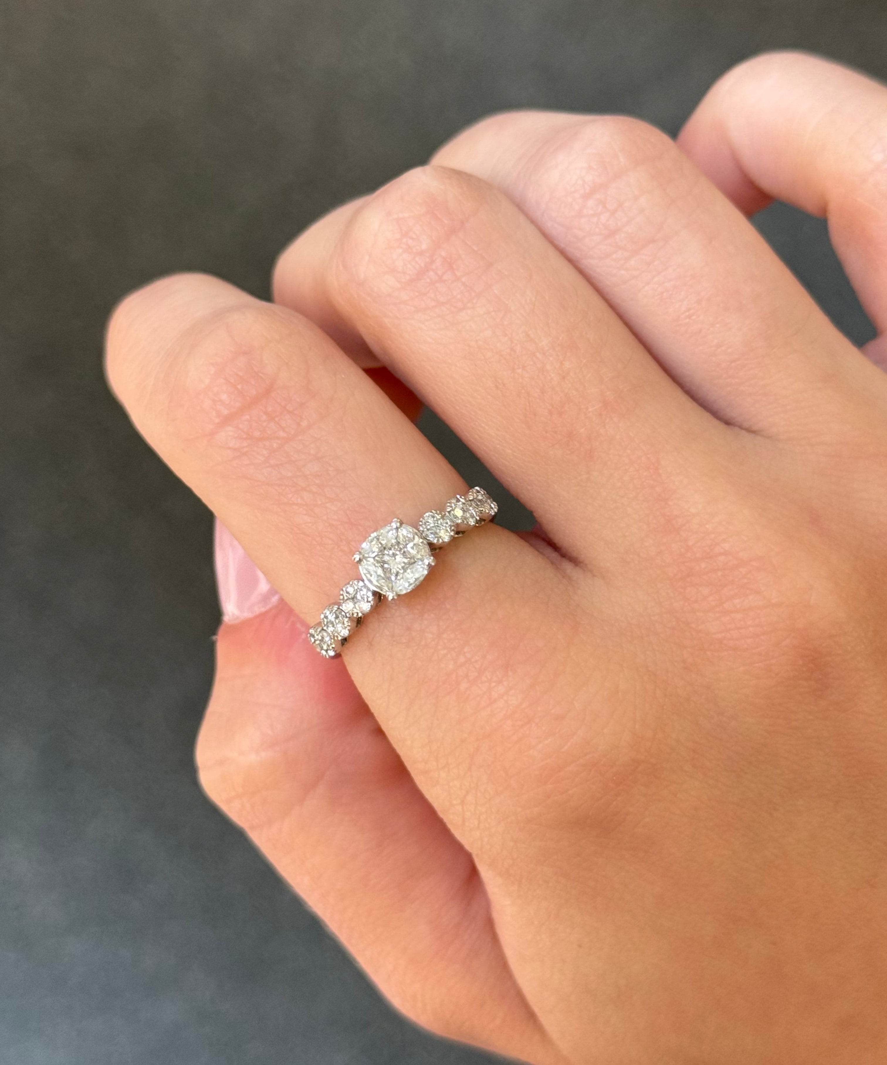 0.55ct Diamond 18K Gold Illusion Ring