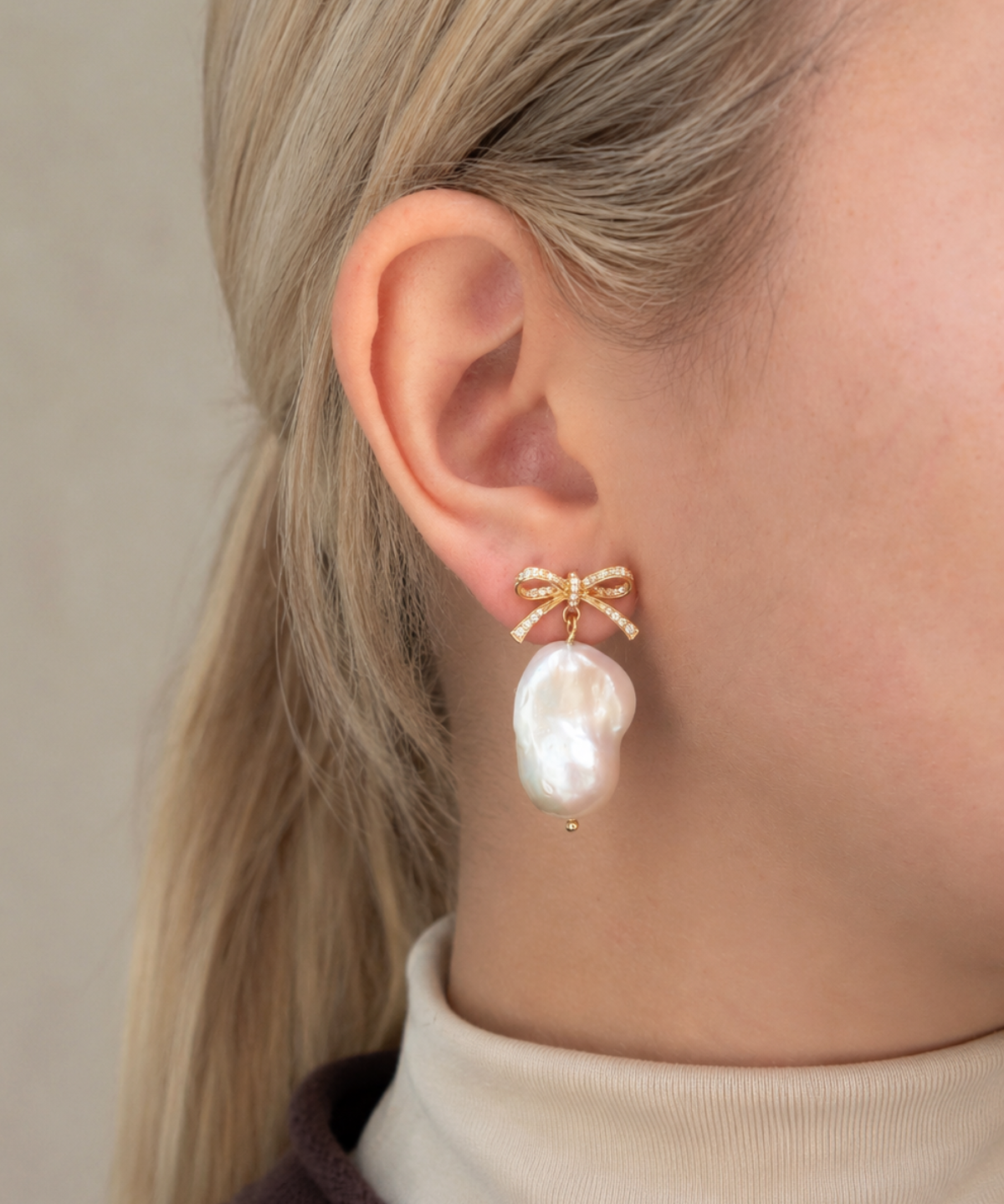 40.00ct Diamond Pearl 18K Gold Bow Drop Earrings