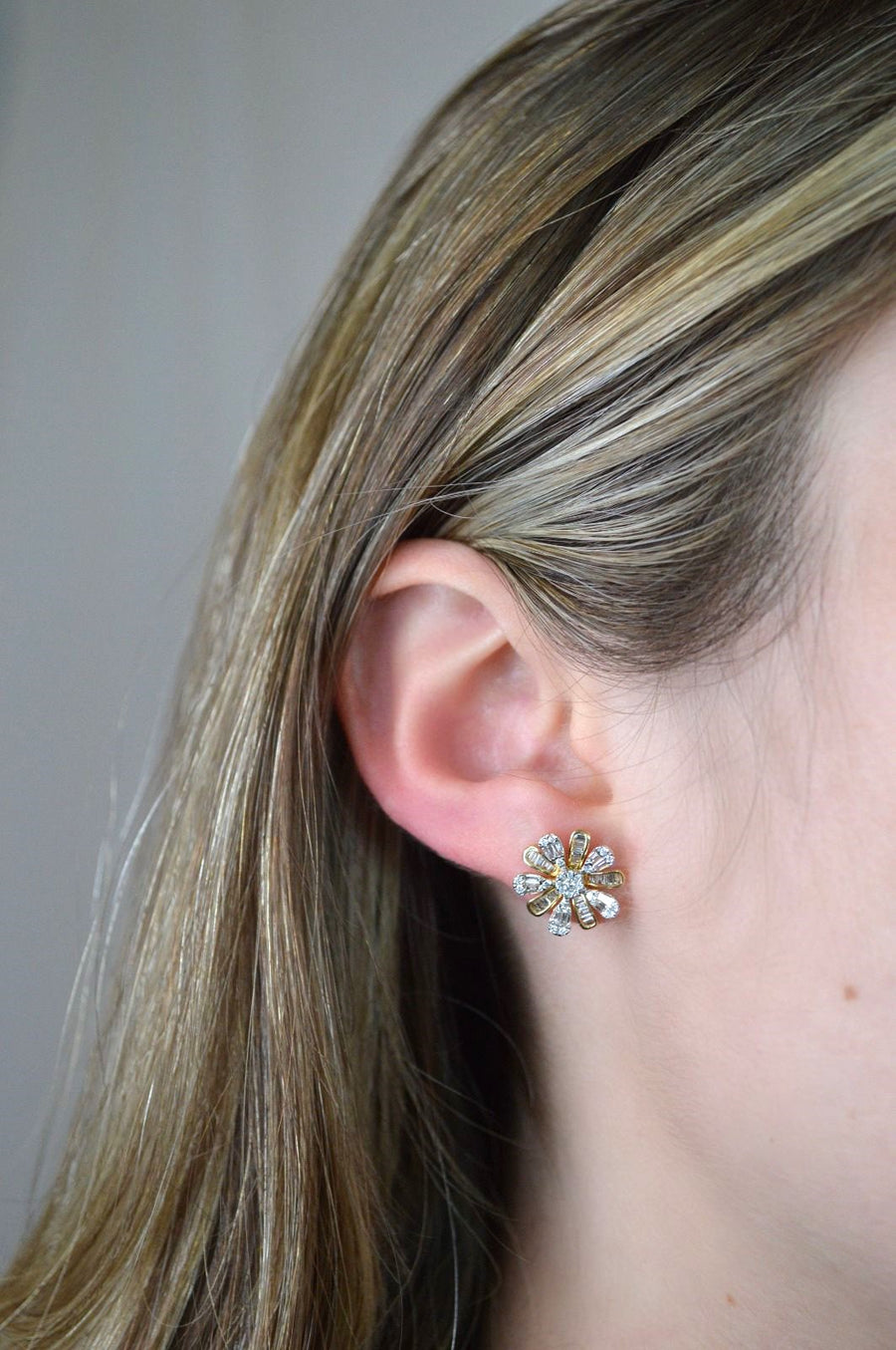 1.06ct Diamond 18K Gold Baguette Flower Stud Earrings