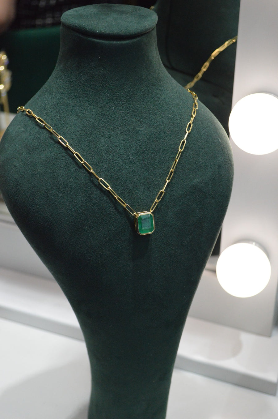 7.48ct Emerald 18K Gold Bezel Link Chain Necklace