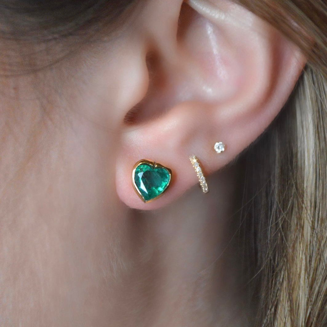 2.10ct Emerald 18K Gold Heart Bezel Stud Earrings
