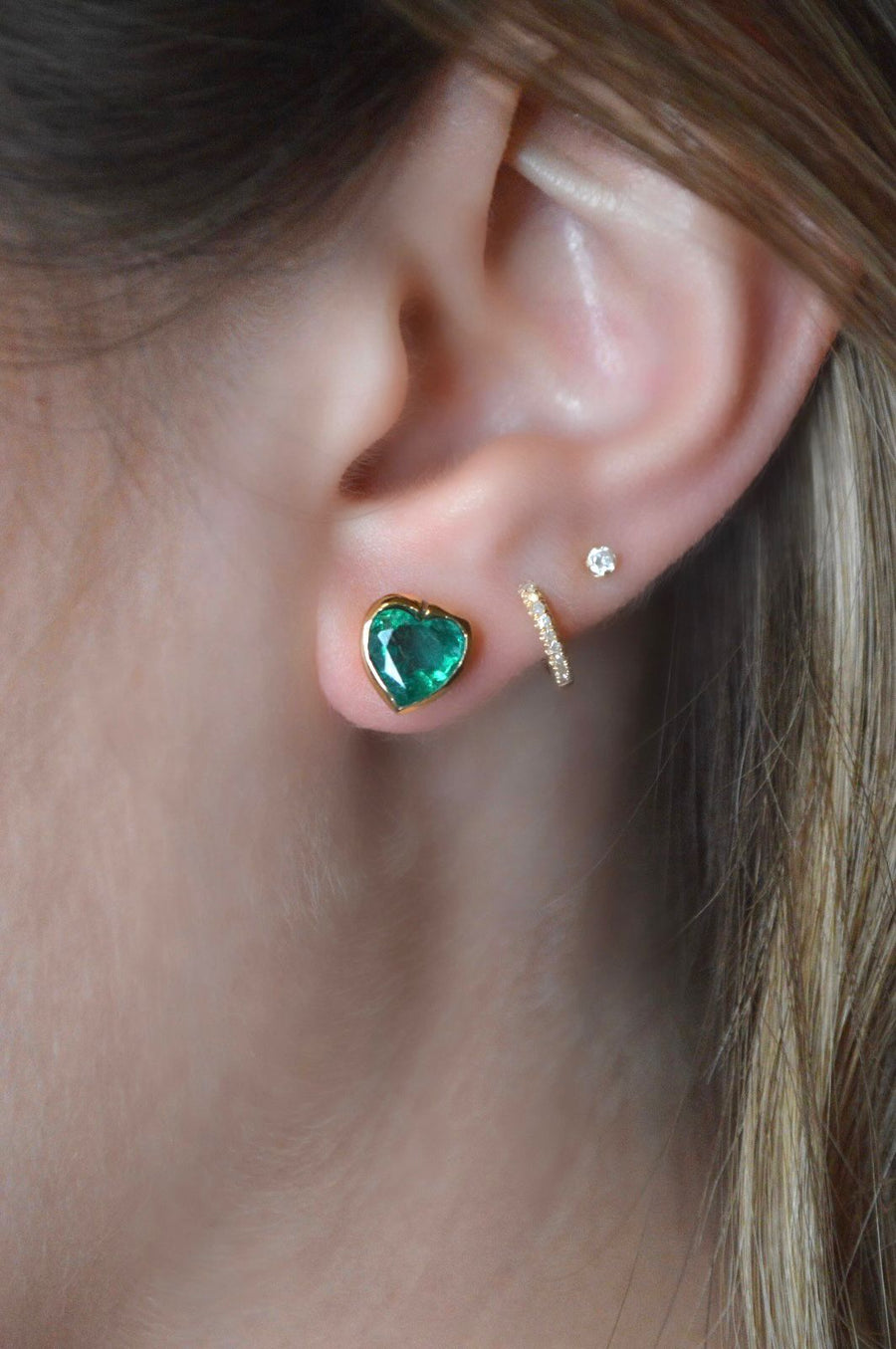 2.10ct Emerald 18K Gold Heart Bezel Stud Earrings