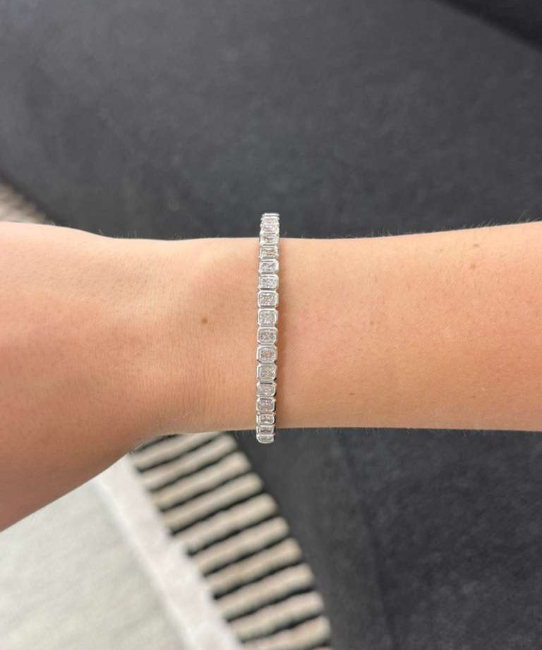 4.85ct Diamond 18K Gold Radiant Cut Bezel Bangle Bracelet