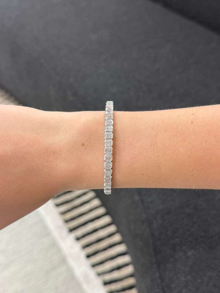 4.85ct Diamond 18K Gold Radiant Cut Bezel Bangle Bracelet