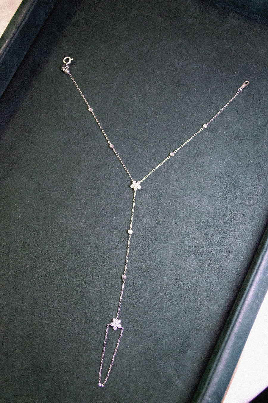 0.49ct Diamond 18K Gold Star Hand Bracelet