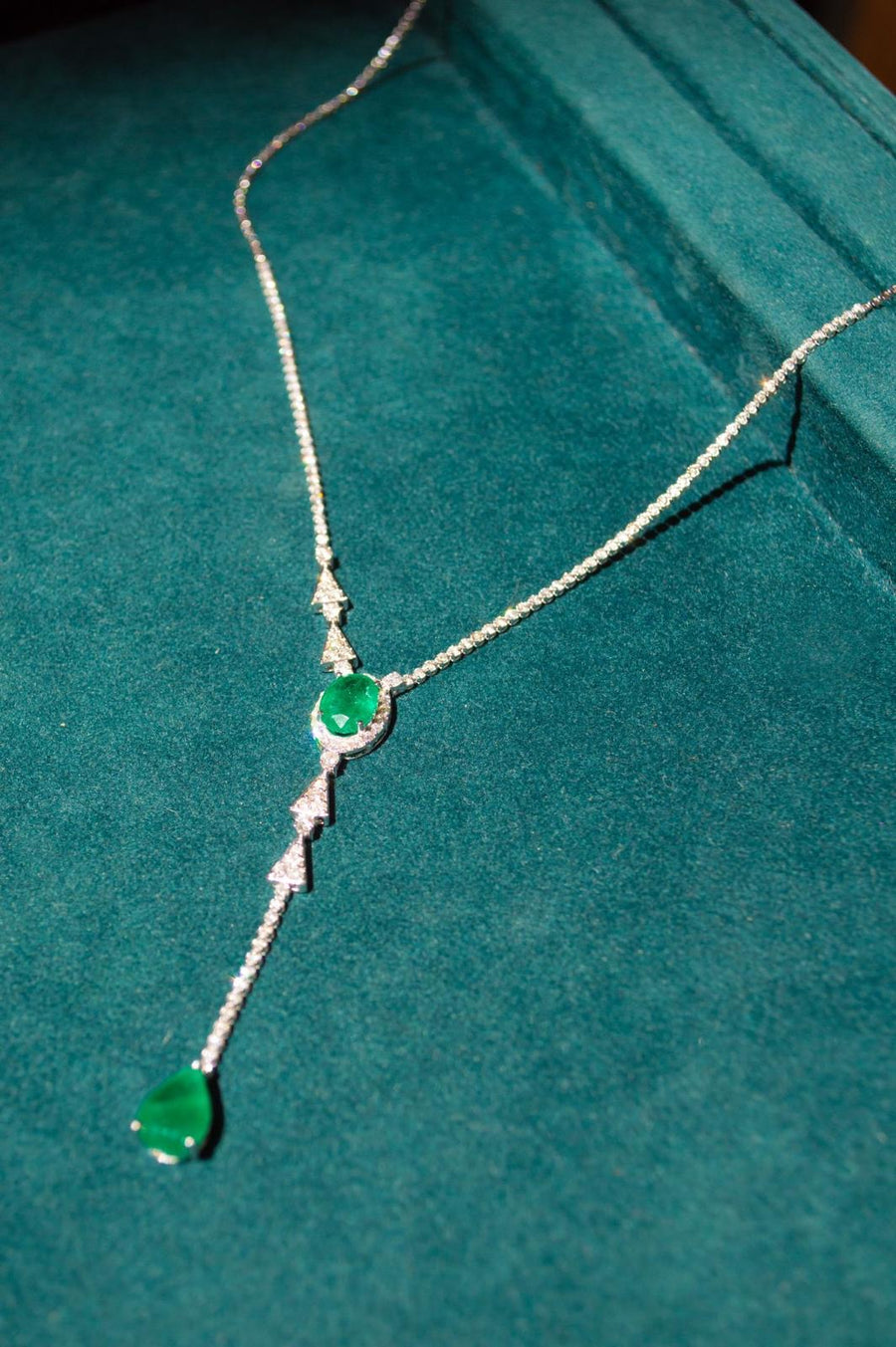 5.30ct Diamond Emerald 18K Gold Lariat Drop Necklace