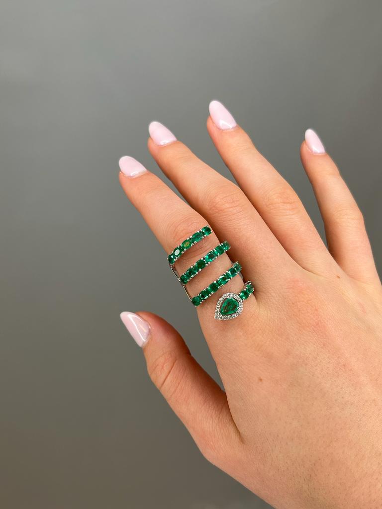 3.95cts Emerald Diamond 18K Gold Spiral Ring