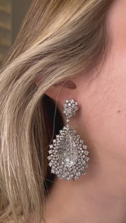 20.44cts Diamond 18K Gold Chandelier Drop Earrings
