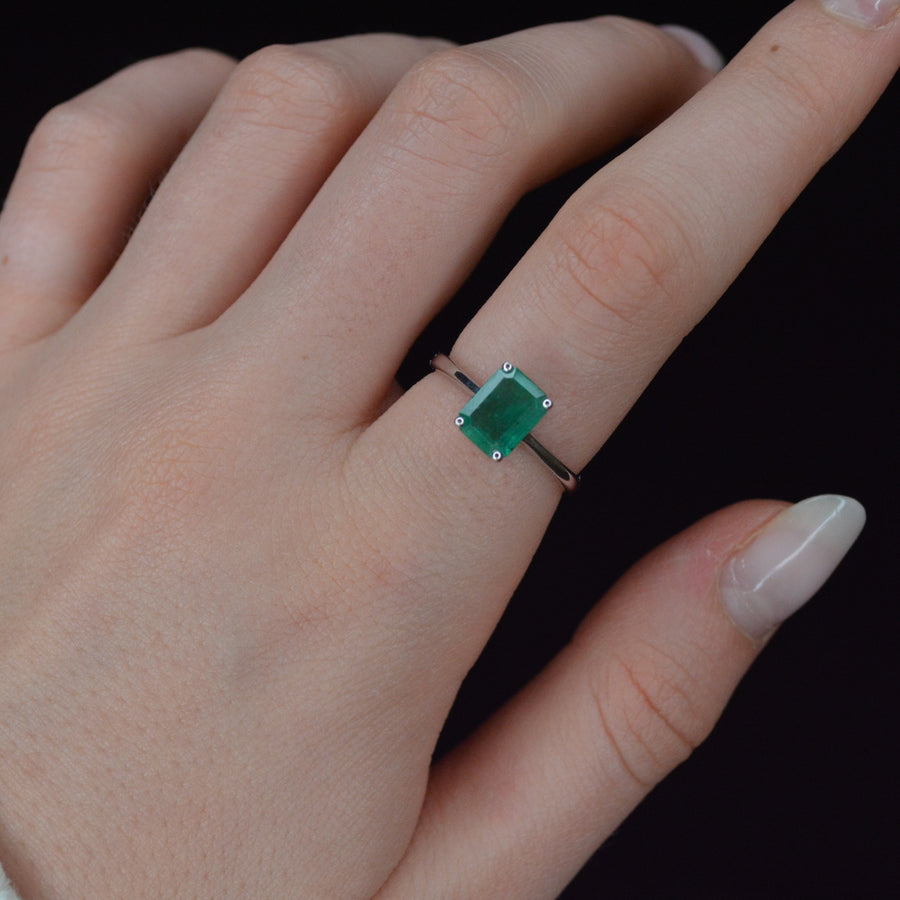 1.30ct Diamond 18K Gold Emerald Cut Solitaire Ring