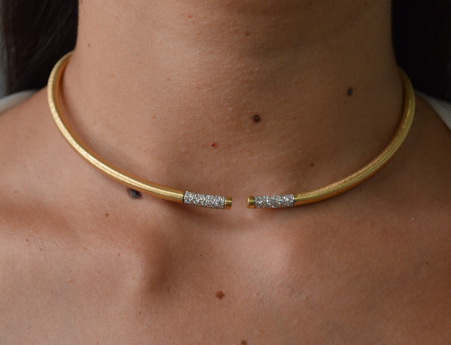 0.46cts Diamond 18K Gold Tube Choker Necklace