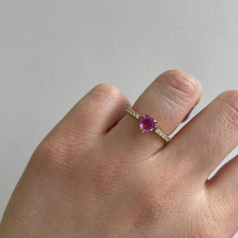 1.26cts Diamond Pink Sapphire 18K Gold Solitaire Heart Ring